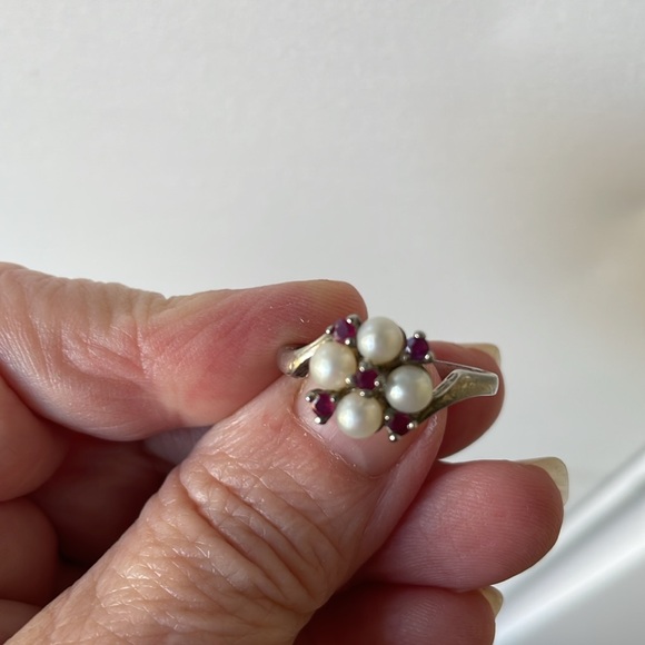 Solid Sterling Silver 925 Natural Ruby & Culture Pearl Custer Ring